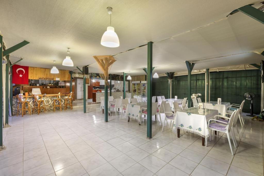 Apartamento Flora Pansiyon Cirali Kemer Exterior foto