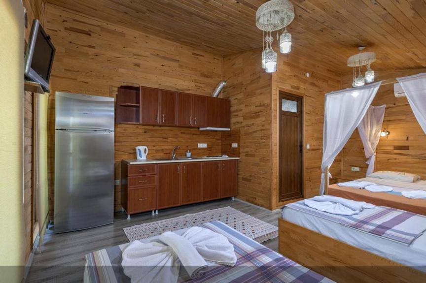 Apartamento Flora Pansiyon Cirali Kemer Exterior foto